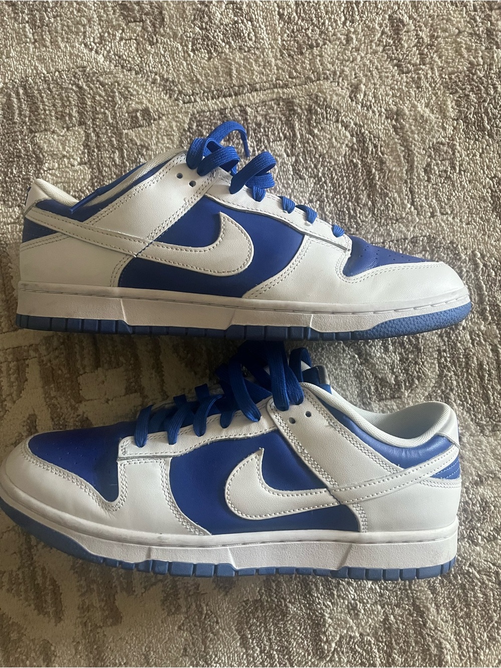 Nike Men’s Low-Top Athletic Sneakers in White and Blue